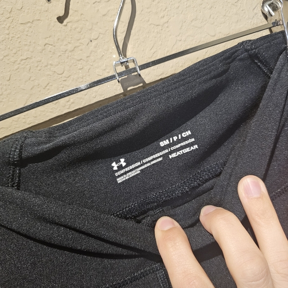 Under Armour Black and Orange Compression Leggings Size Small - Picture 5 of 7